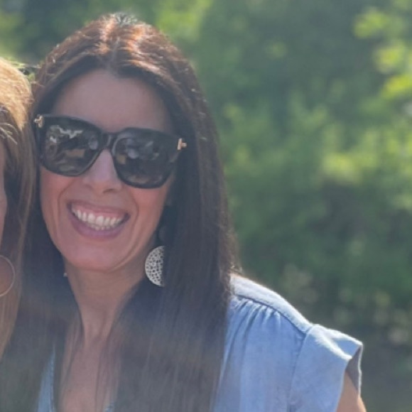 Meet your Posher, Kristina - Picture 2 of 2